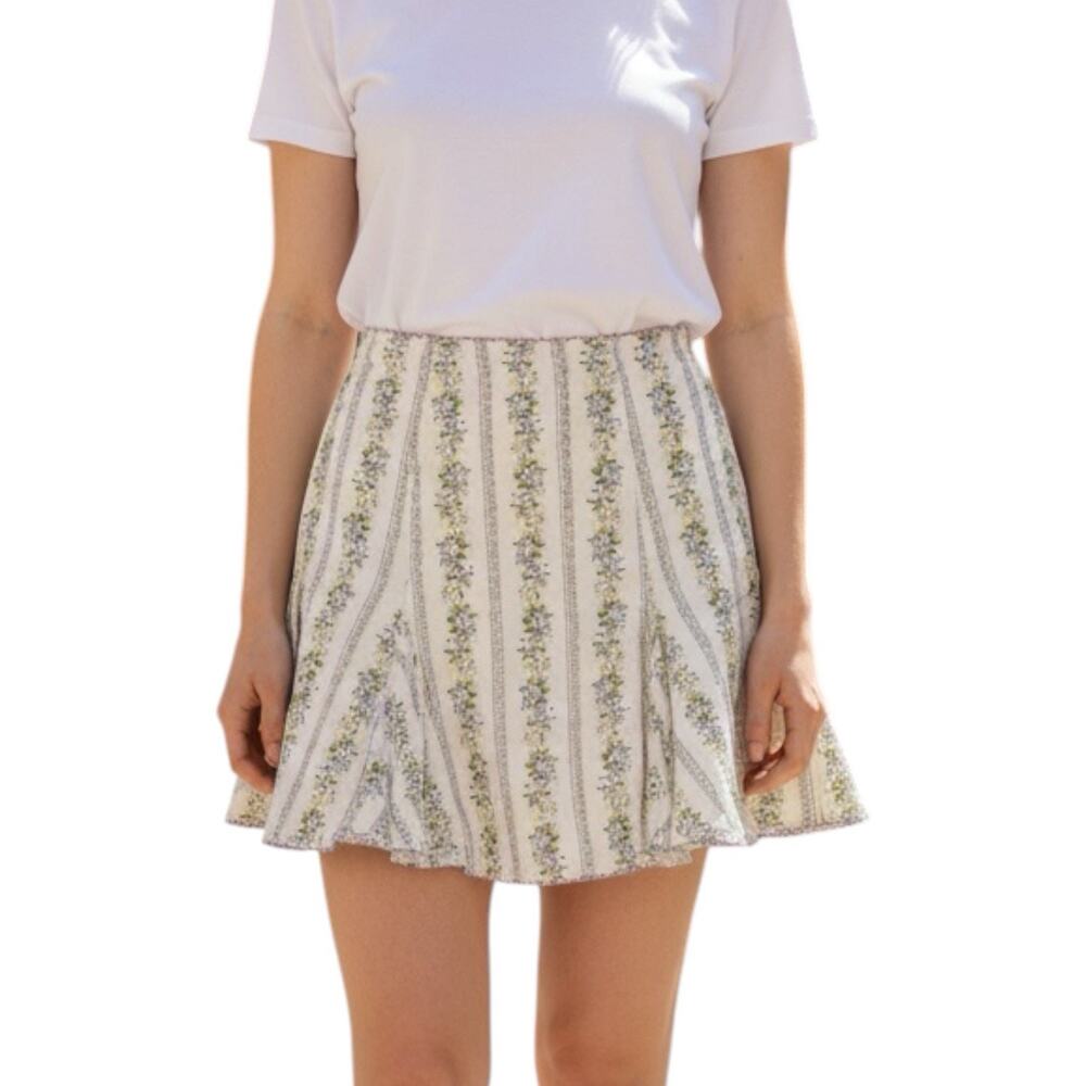 Amable By Mable White Floral Pleated Mini Skirt Size Medium Coquette Cottagecore